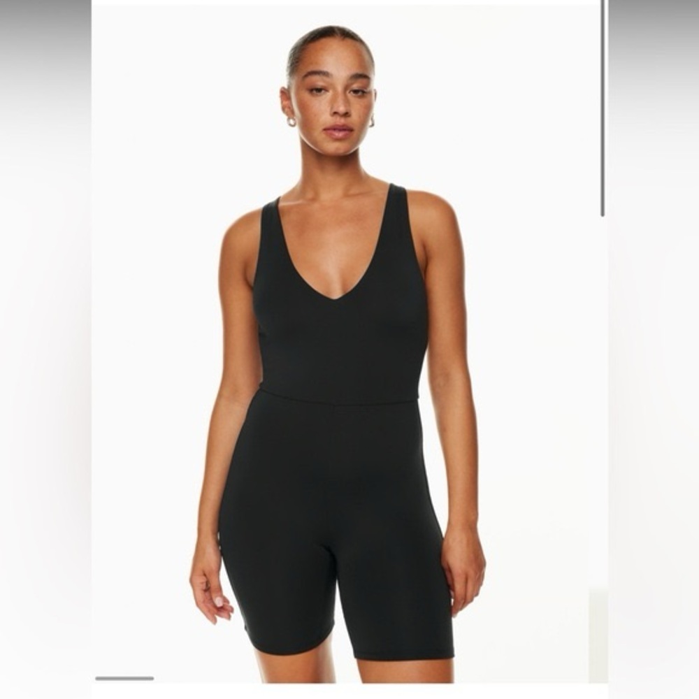 Aritzia Babaton Contour Romper size xs